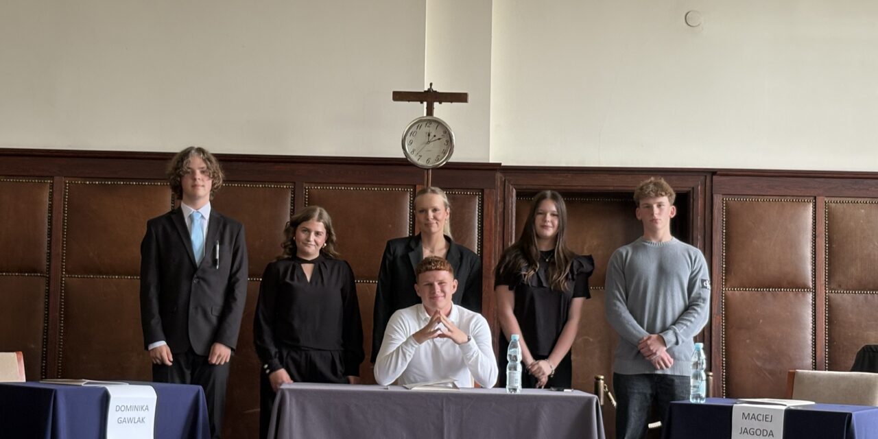 Debata kandydatów na przewodniczącego Samorządu Uczniowskiego