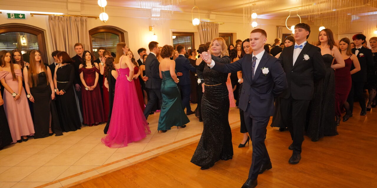 W rytmie tradycji, z energią młodości – STUDNIÓWKA 2026