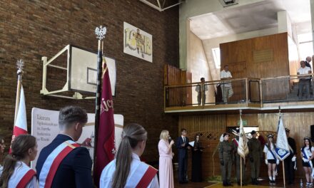 Powiatowe Zakończenie Roku Szkolnego w Sienkiewiczu – Sukcesy, Podziękowania i Niezapomniany Koncert